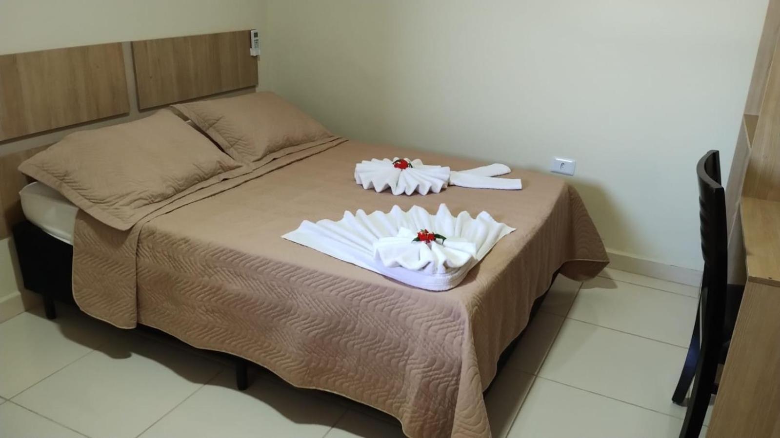 Attriun Hotel Гуарульос Екстериор снимка